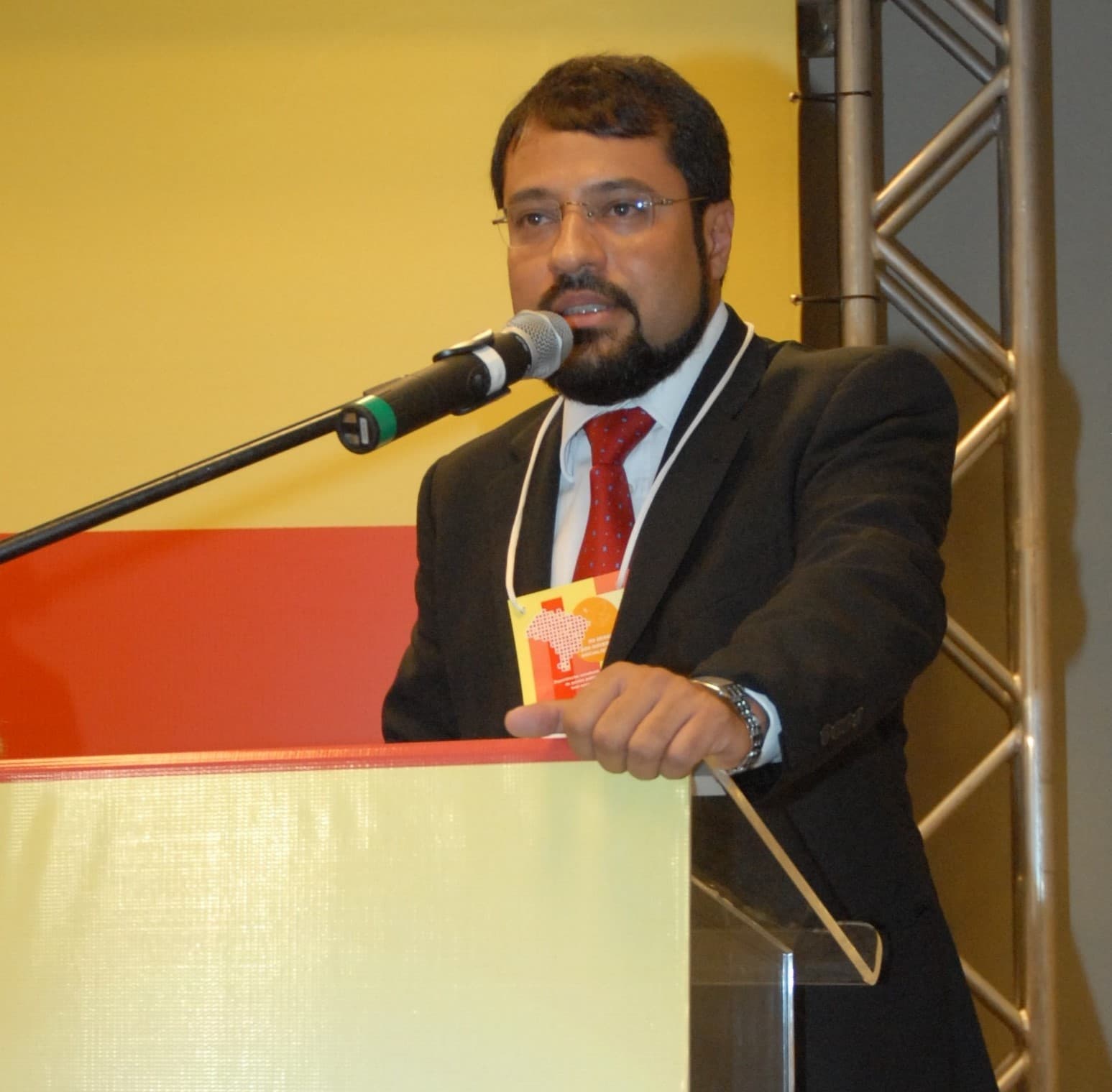 Gov. Camilo Capiberibe