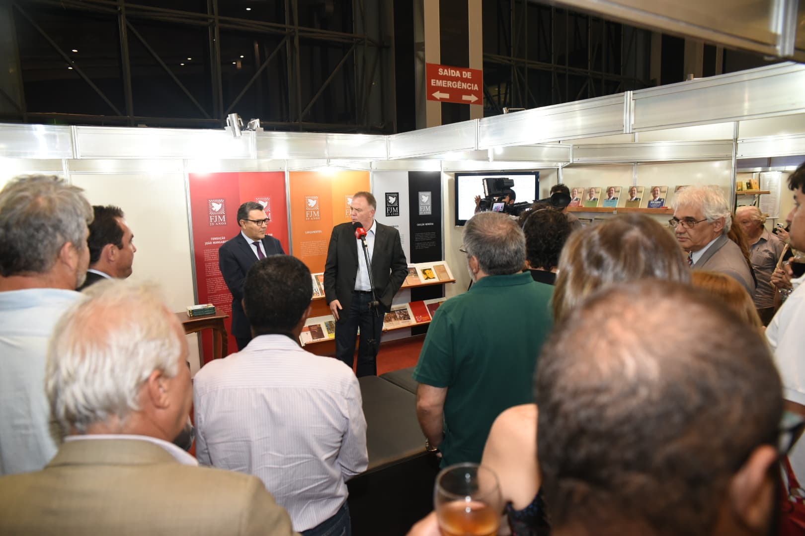FJM participa da Feira do Livro de Brasília (2016)