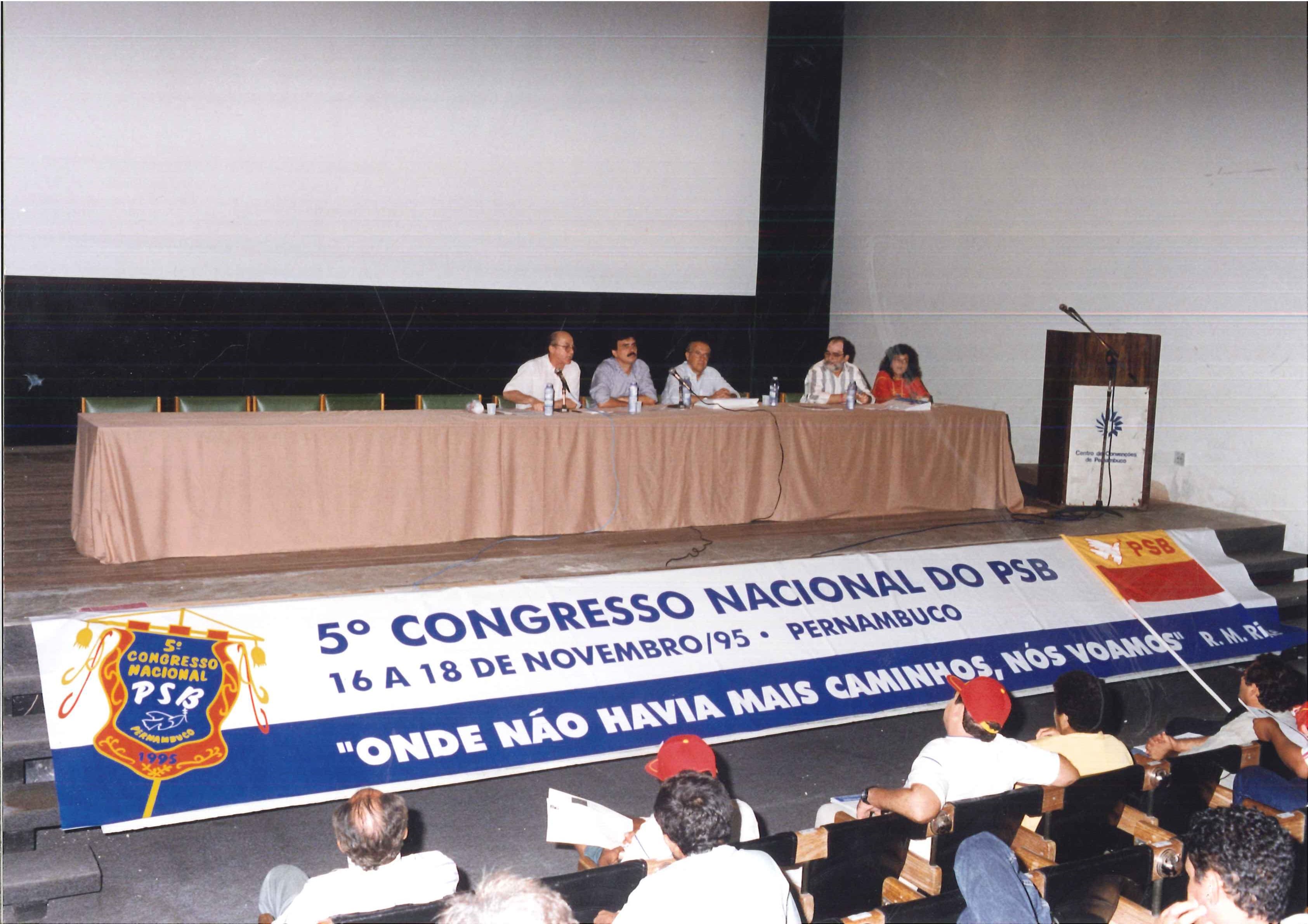 Mesa e plenária do grupo temático que discutiu o PSB e a Nova Lei dos Partidos Políticos no V Congresso Nacional do PSB