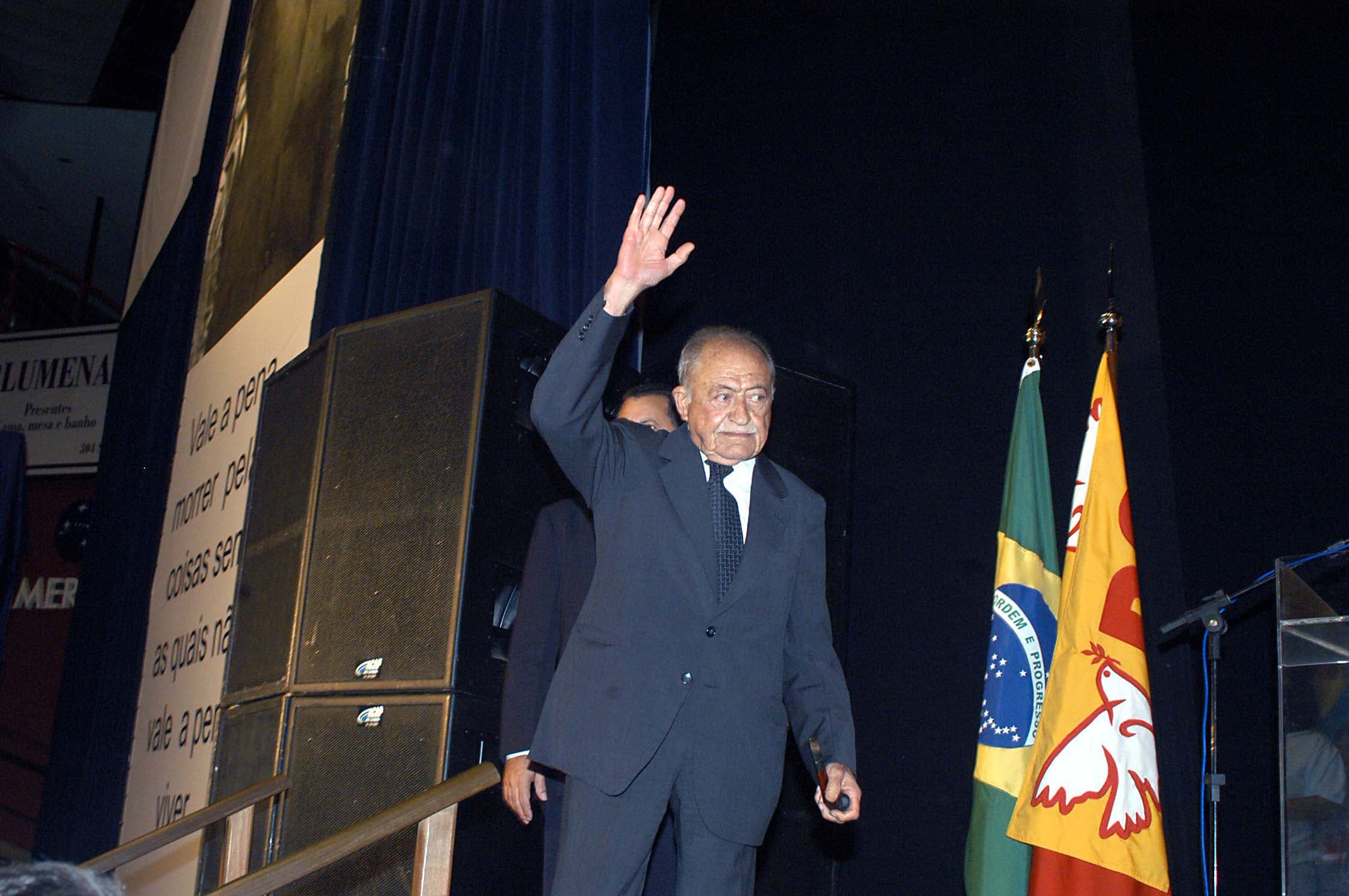 Miguel Arraes durante o IX Congresso Nacional do PSB