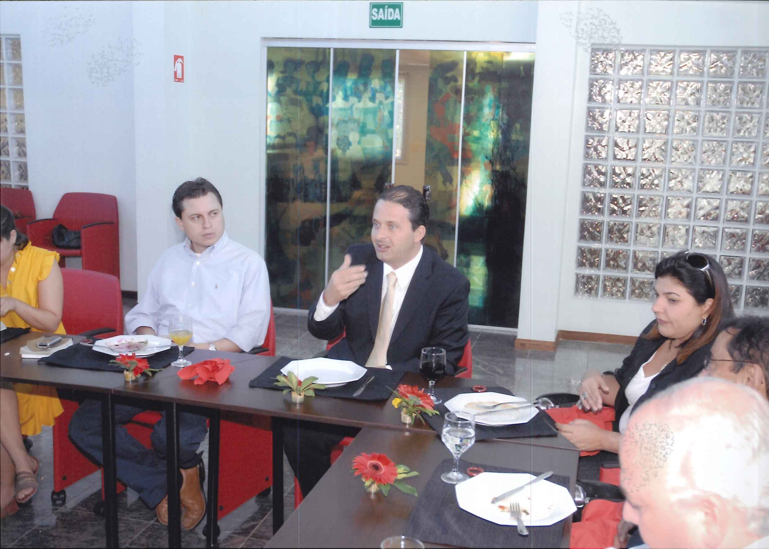 Gov. Eduardo Campos recebe jornalistas