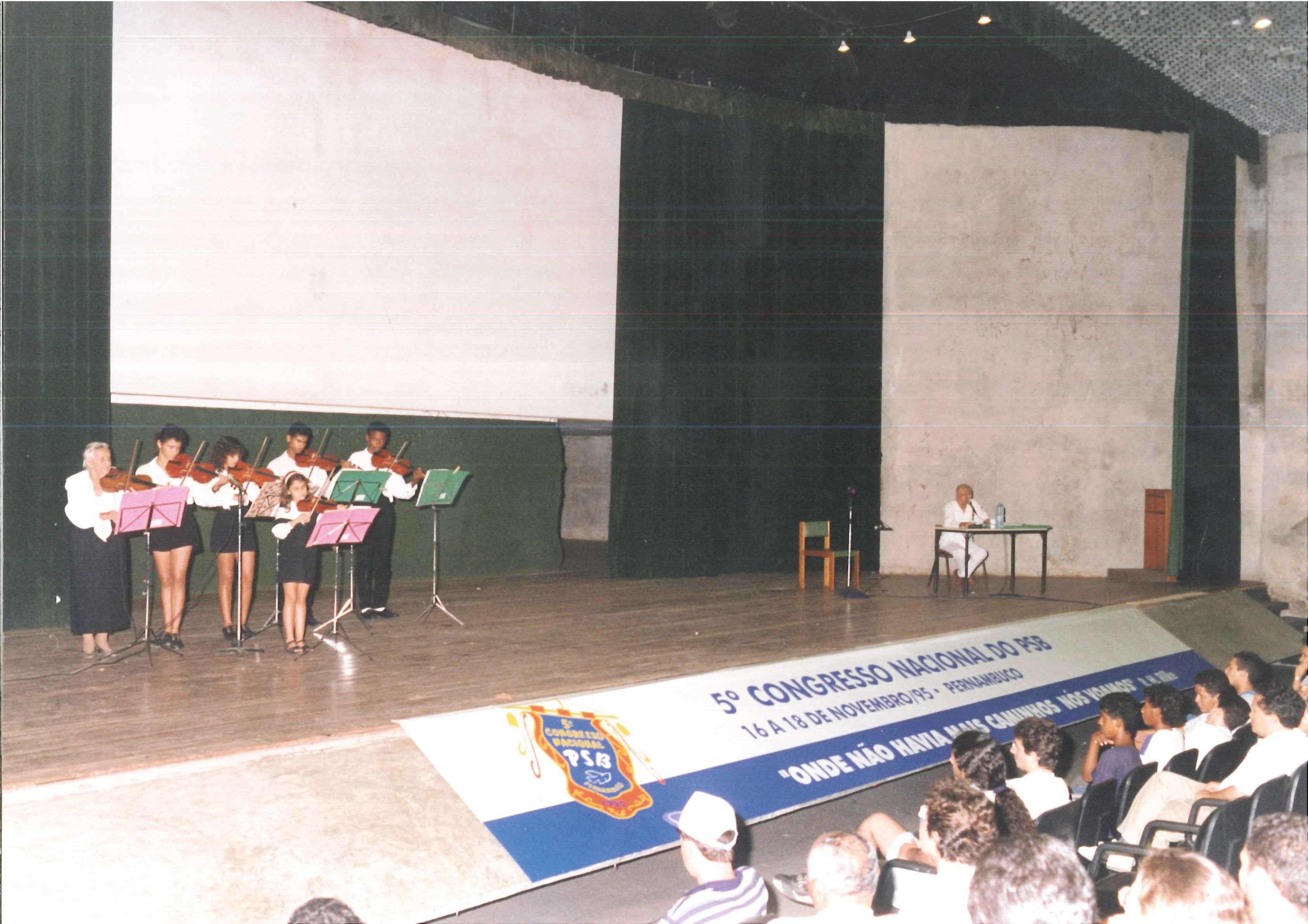 Apresentação de Ariano Suassuna e grupo musical no V Congresso Nacional do PSB