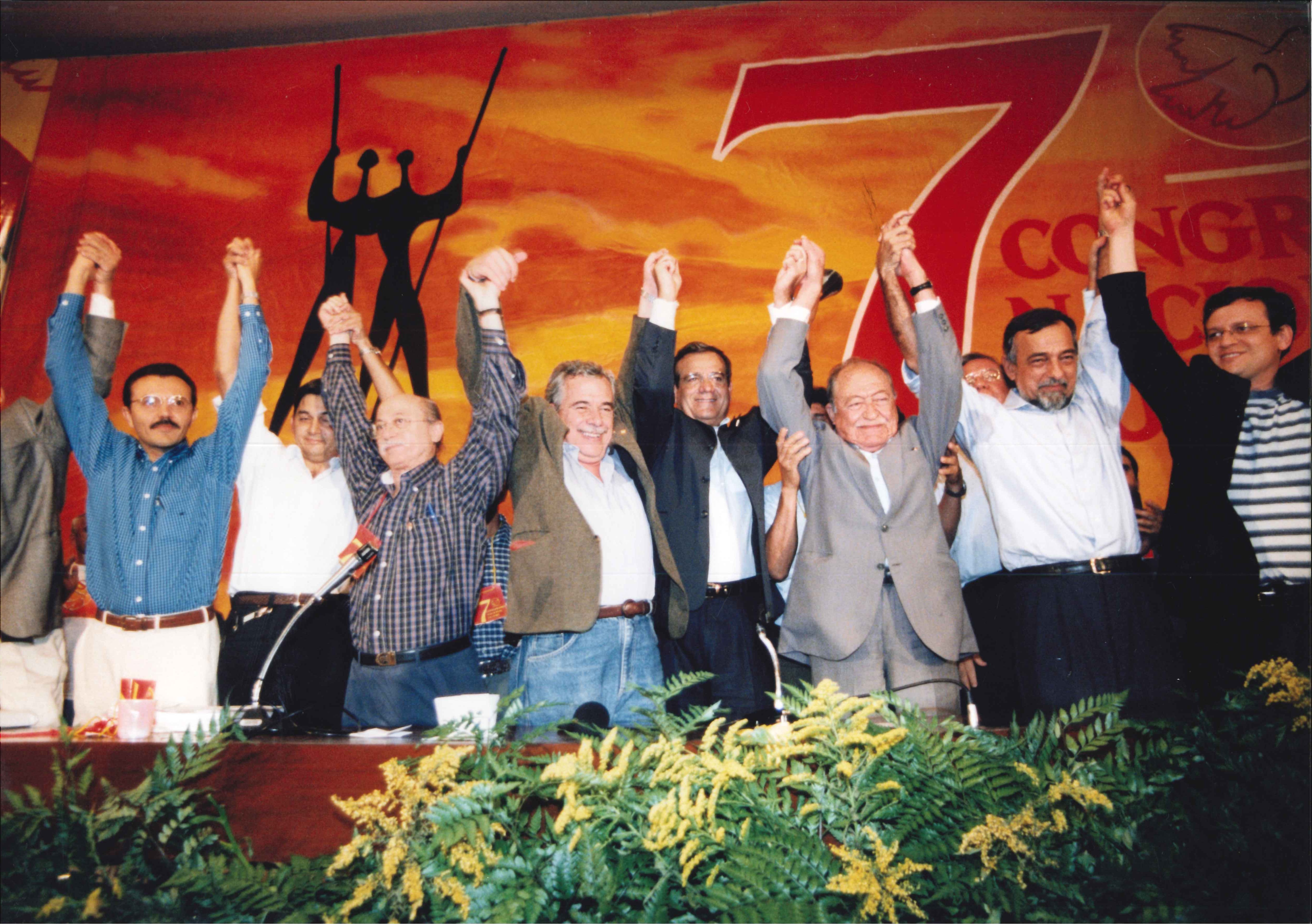 VII Congresso Nacional do PSB - Dirigentes do partido na Mesa da plenária final do 7 Congresso.